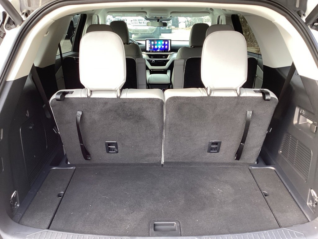 Used 2025 Ford Explorer Active w/ Active Comfort Package image 10