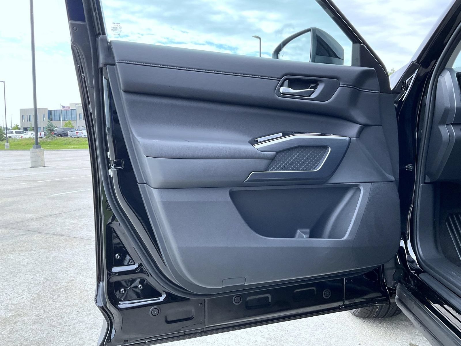 New 2026 Nissan Pathfinder SL AWD/4WD image 9