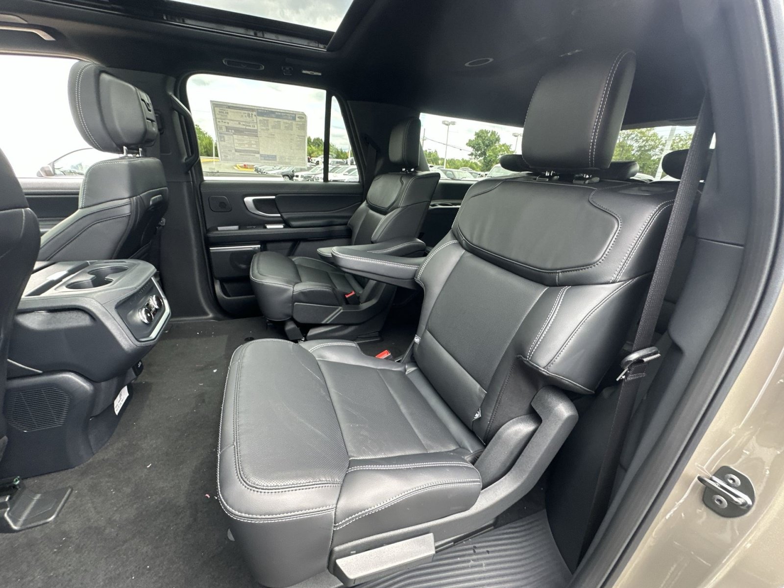 New 2027 Ford Expedition Max Platinum w/ Stealth Appearance Package AWD/4WD image 33