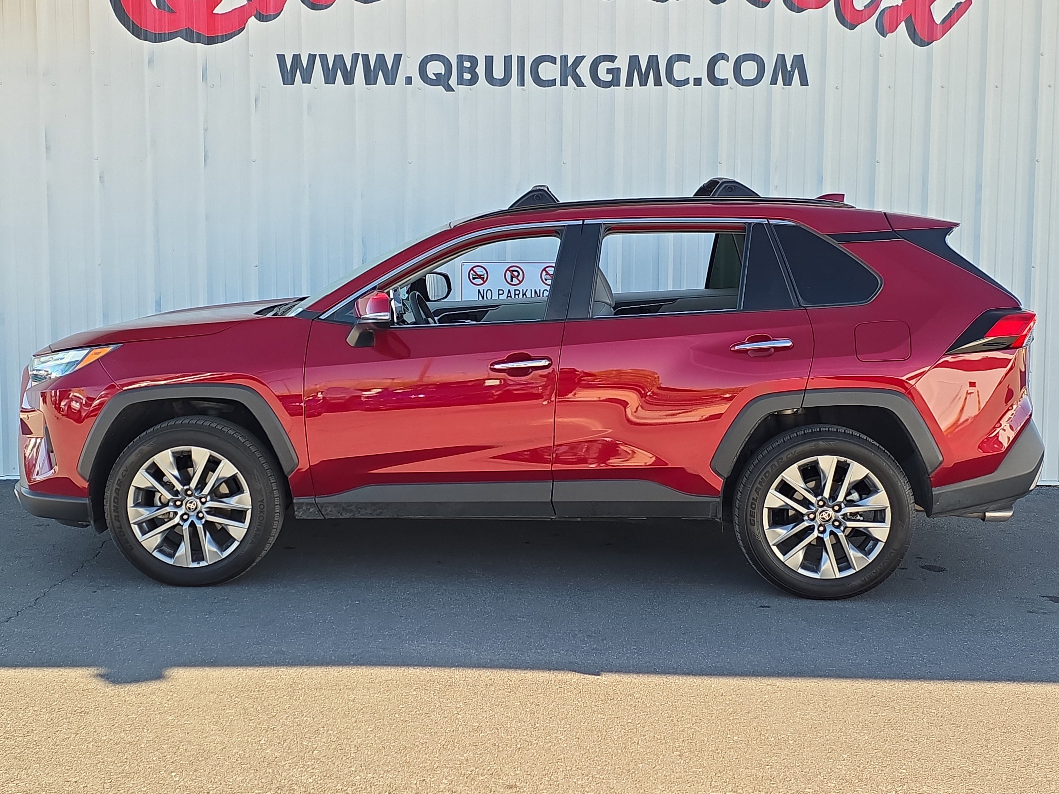 Used 2022 Toyota RAV4 Limited image 4