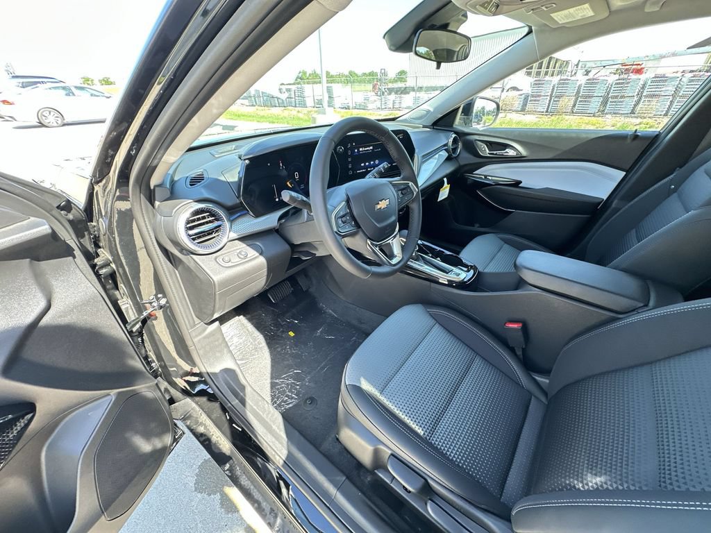 New 2026 Chevrolet Trax LT w/ LT Convenience Package FWD image 10