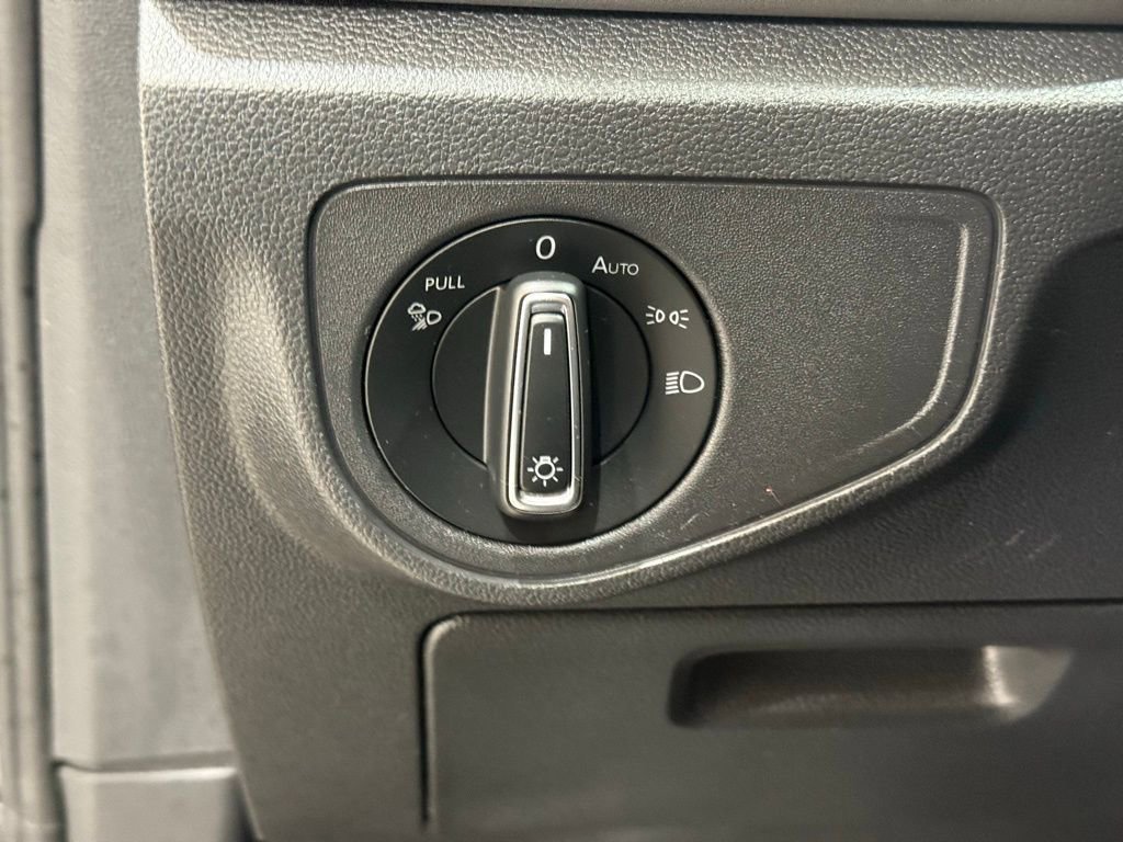 Used 2021 Volkswagen Atlas SE image 34