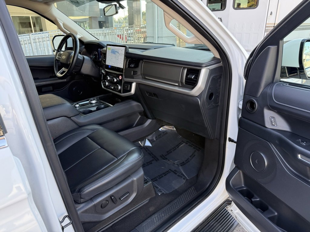 Used 2024 Ford Expedition Max XLT image 29