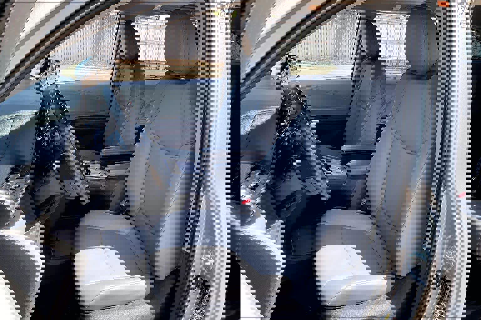 Used 2024 Toyota Sienna XLE FWD image 16