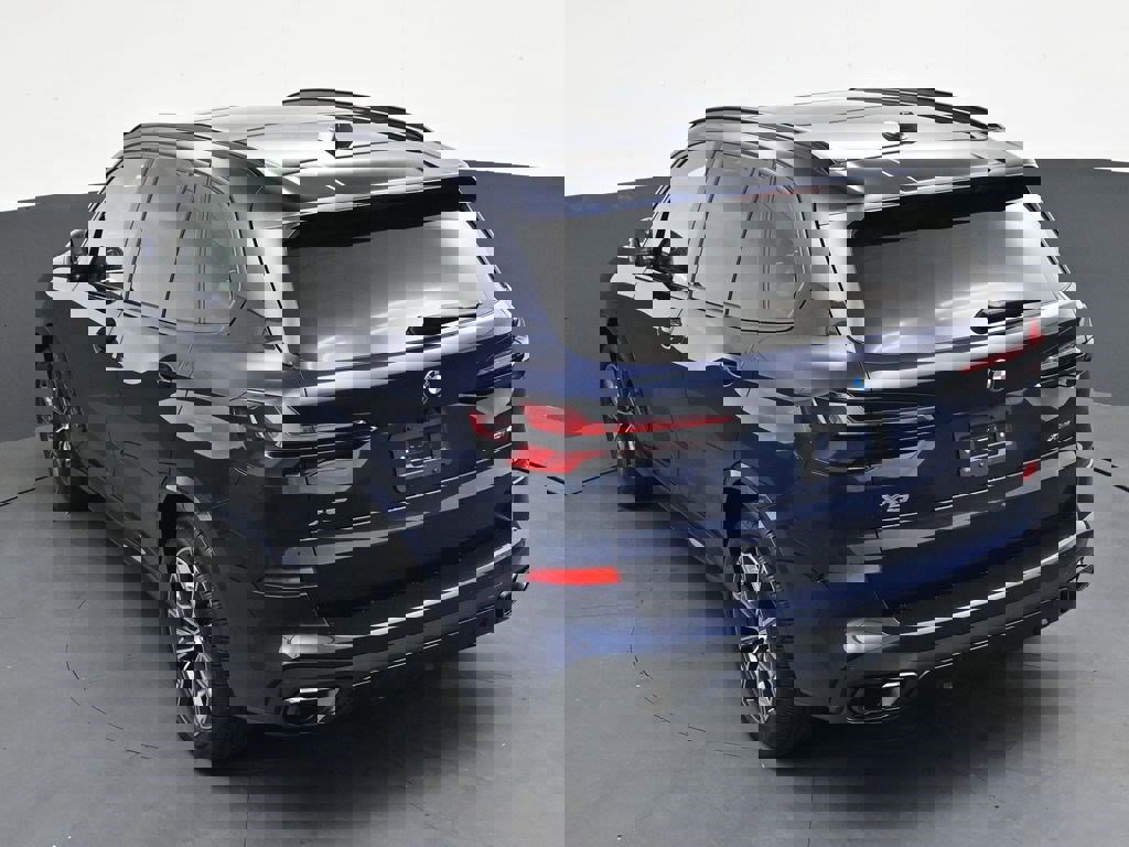 Used 2026 BMW X5 xDrive40i w/ M Sport Package AWD/4WD image 21