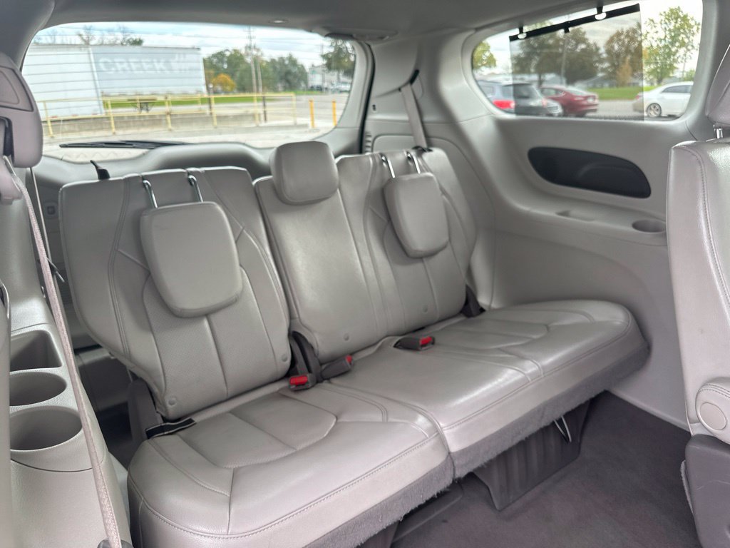 Used 2020 Chrysler Pacifica Touring-L Plus FWD image 29