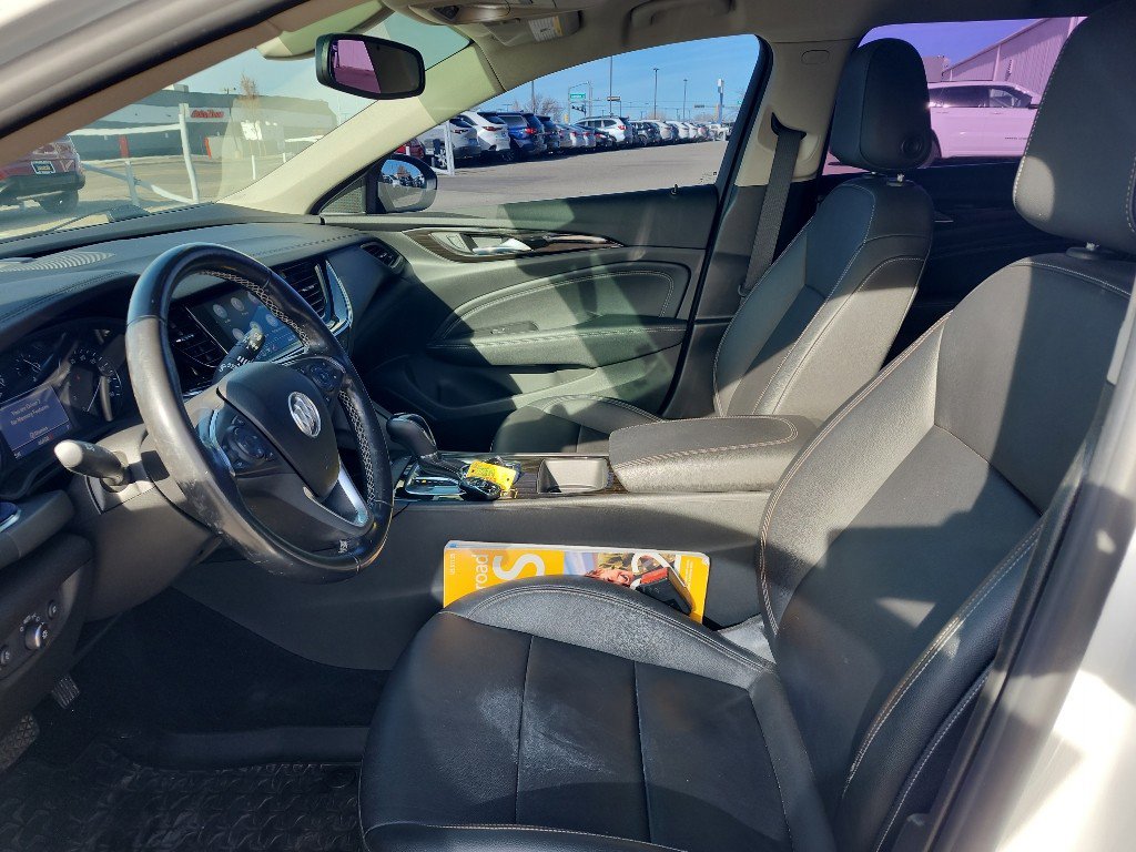 Used 2019 Buick Regal Essence w/ Driver Confidence Package I image 13
