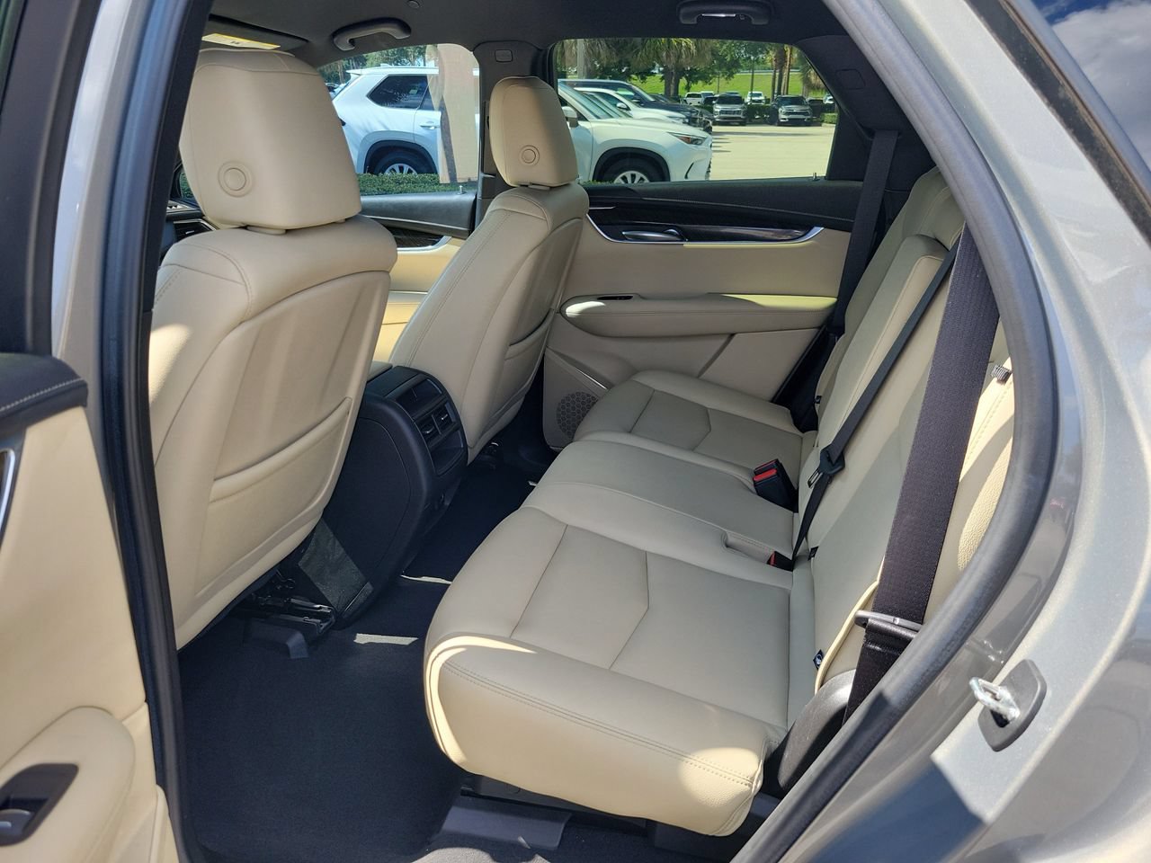Used 2019 Cadillac XT5 FWD image 11