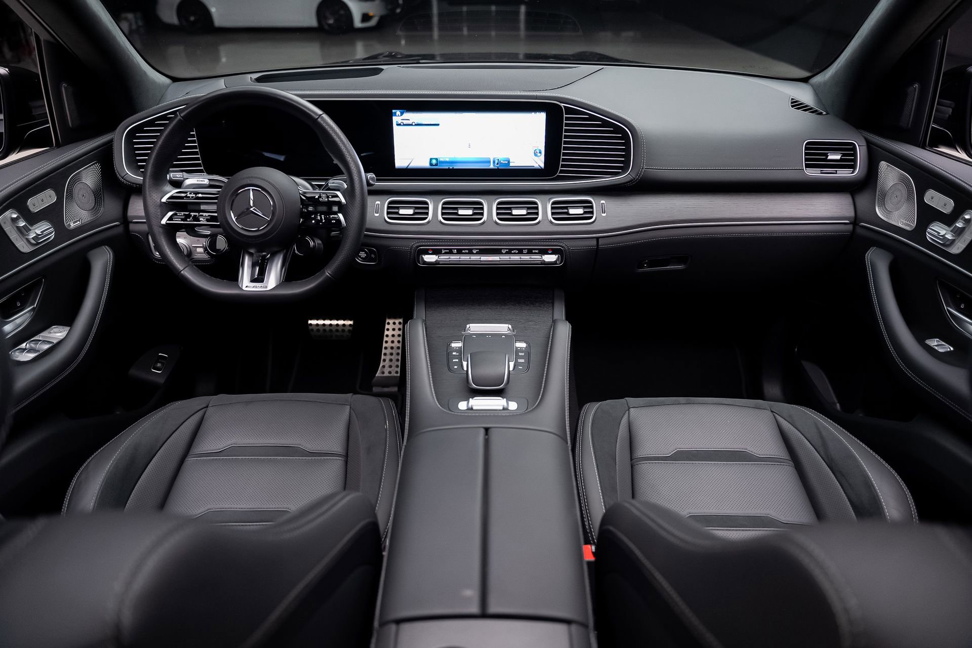 Used 2024 Mercedes-Benz GLS 63 AMG 4MATIC image 46