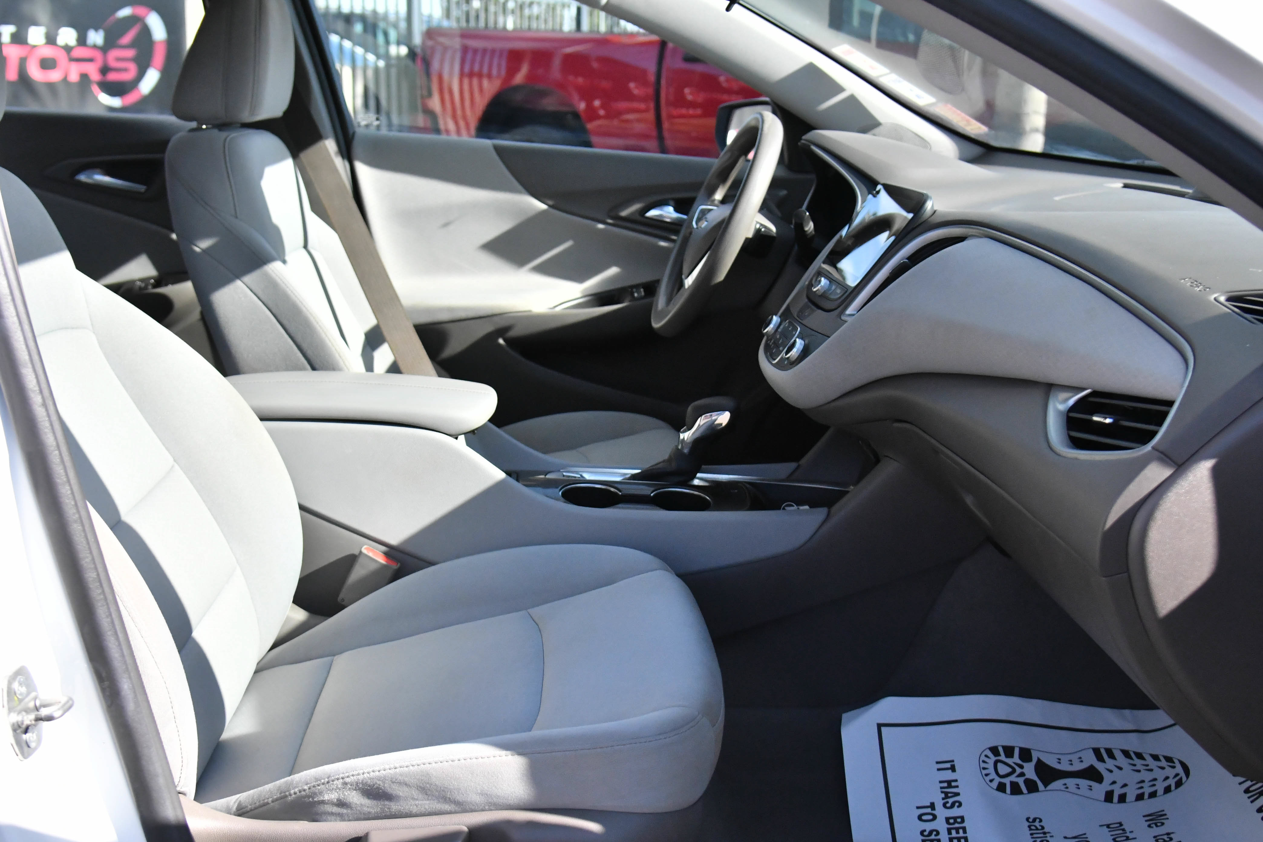 Used 2022 Chevrolet Malibu LT FWD image 40