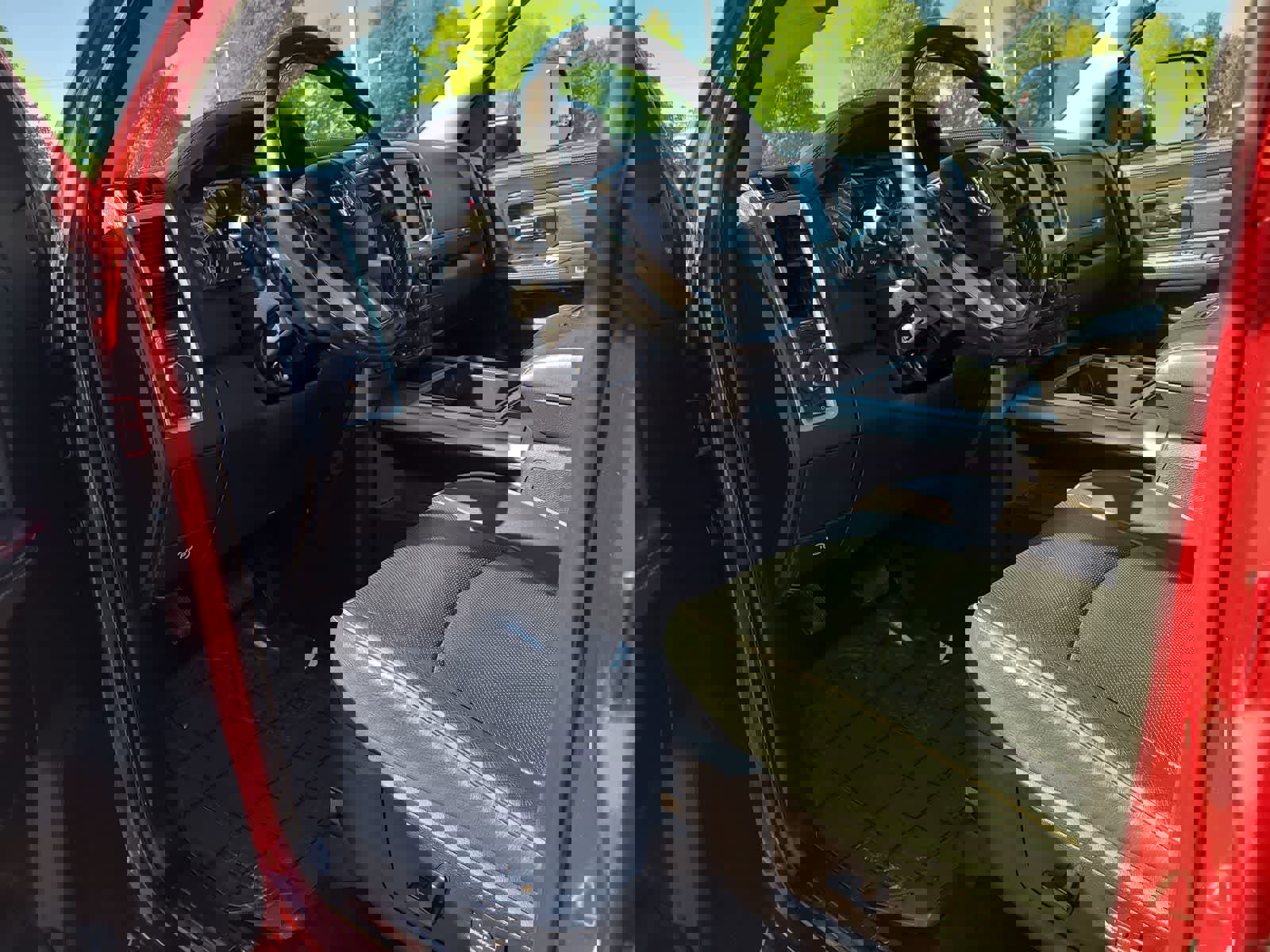 Used 2014 RAM 2500 Limited AWD/4WD image 10