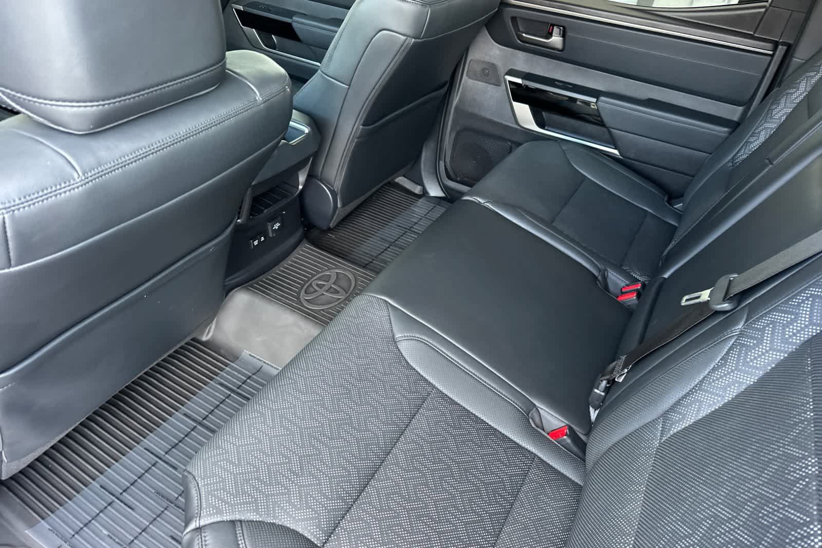 Used 2025 Toyota Tundra Limited image 4