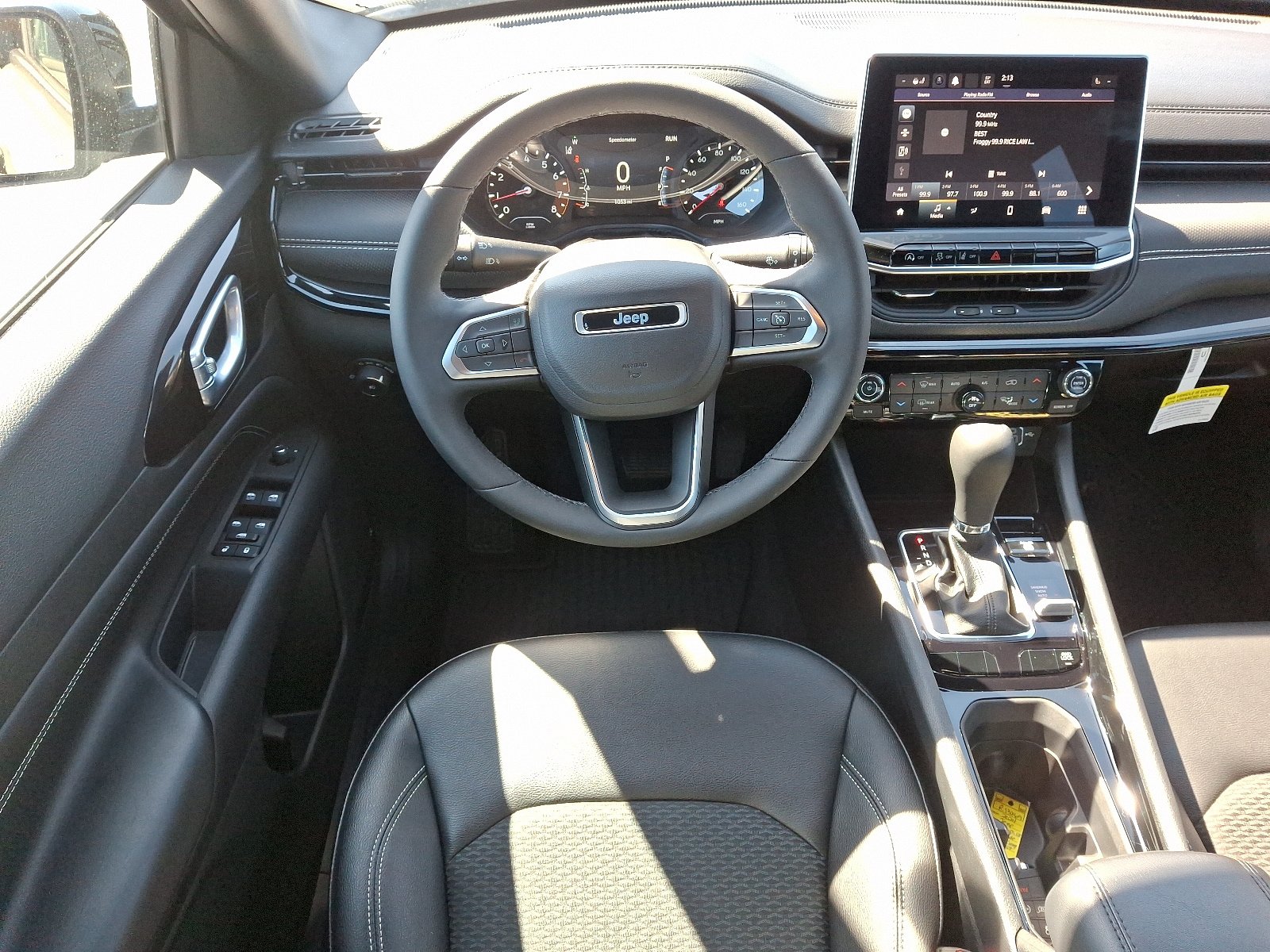 Used 2024 Jeep Compass Latitude w/ Convenience Group AWD/4WD image 11