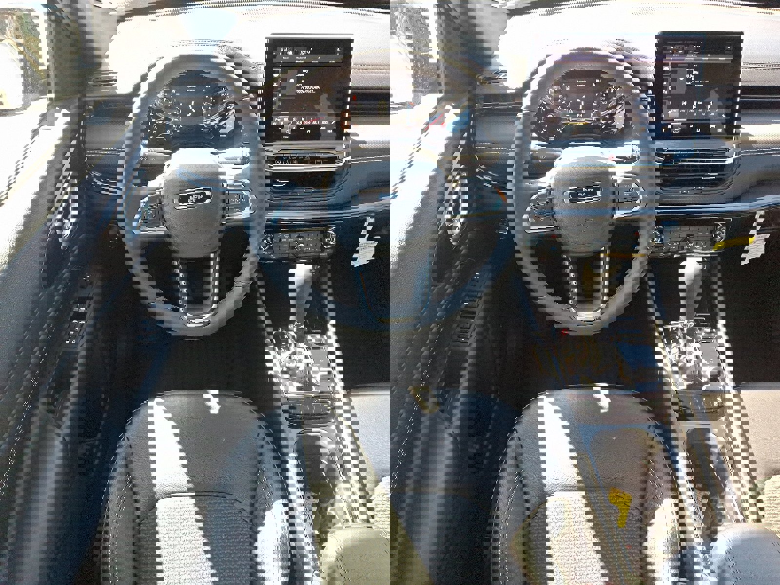 Used 2024 Jeep Compass Latitude w/ Convenience Group image 11