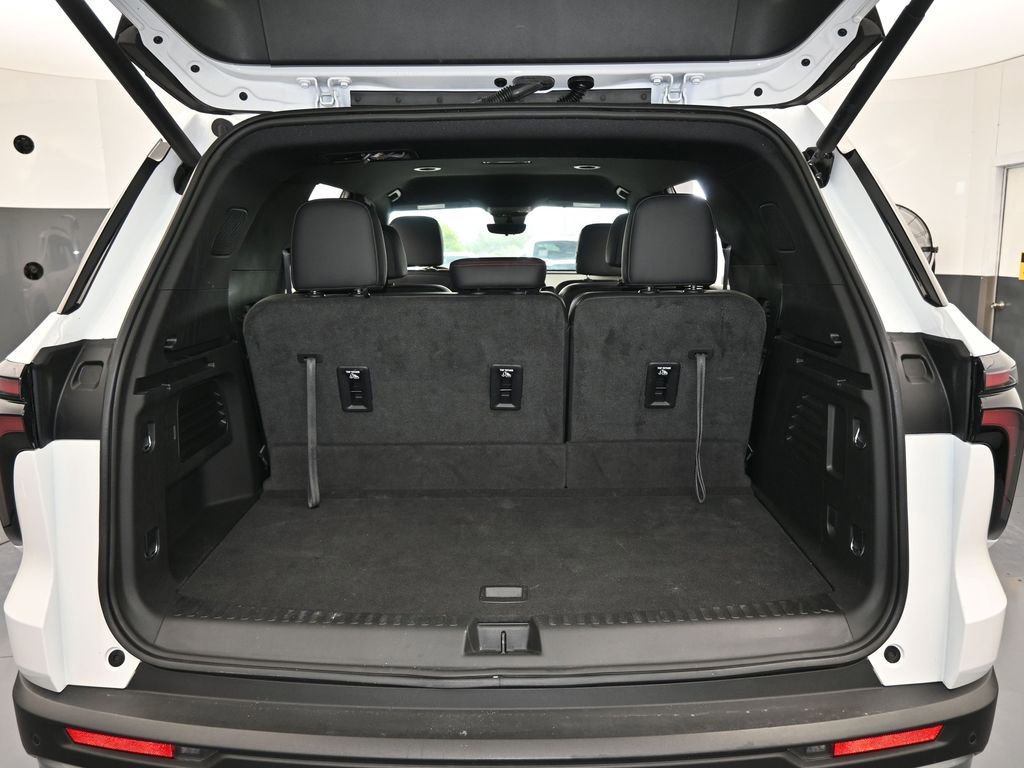 Used 2024 Chevrolet Traverse Z71 w/ Enhanced Driving Package image 47