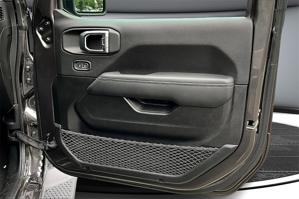 Used 2023 Jeep Wrangler Sahara image 25