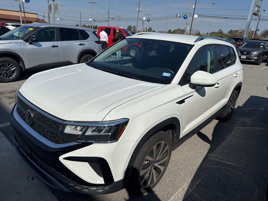 Used 2024 Volkswagen Taos SE image 23