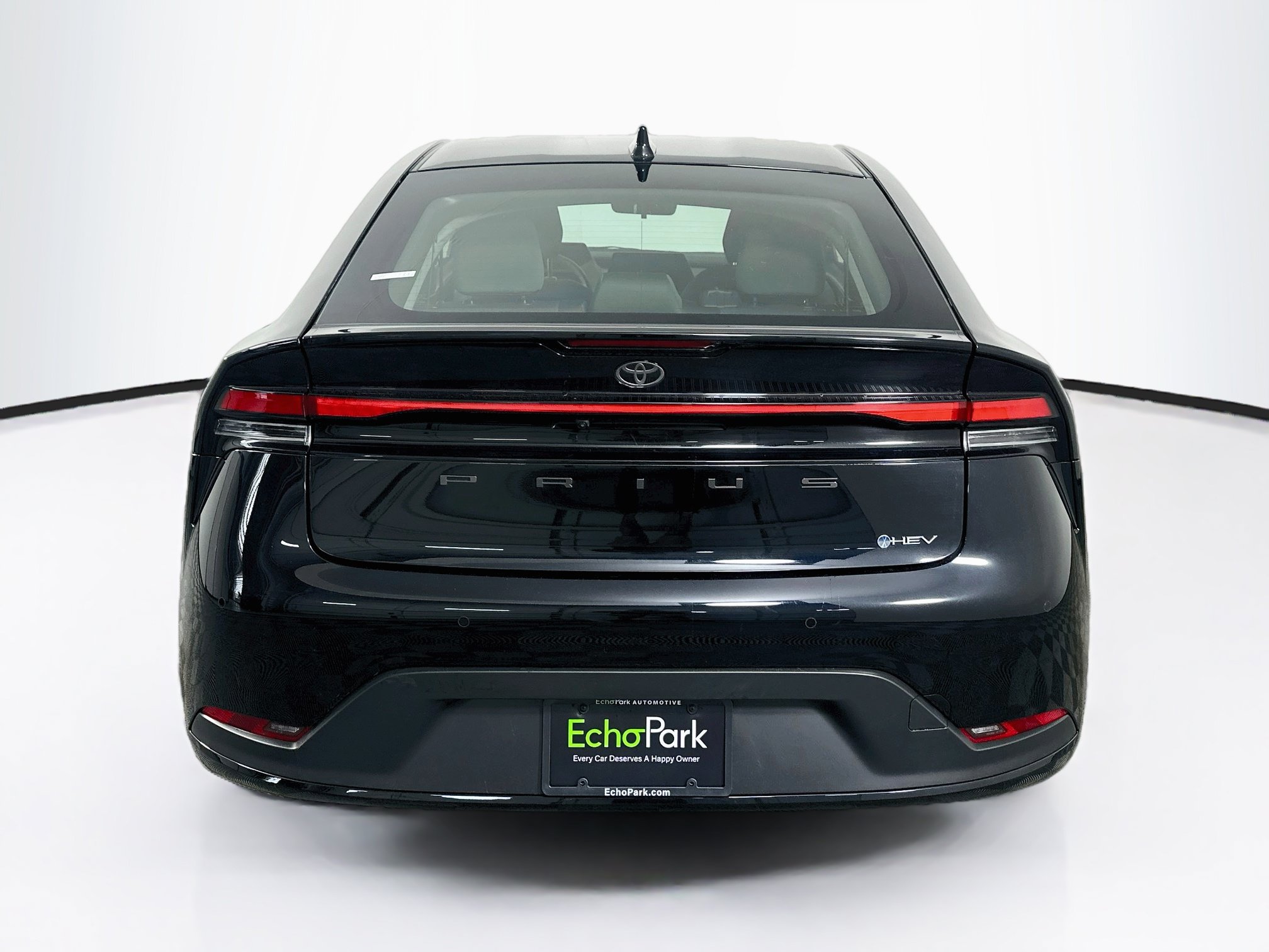 Used 2025 Toyota Prius LE FWD image 7
