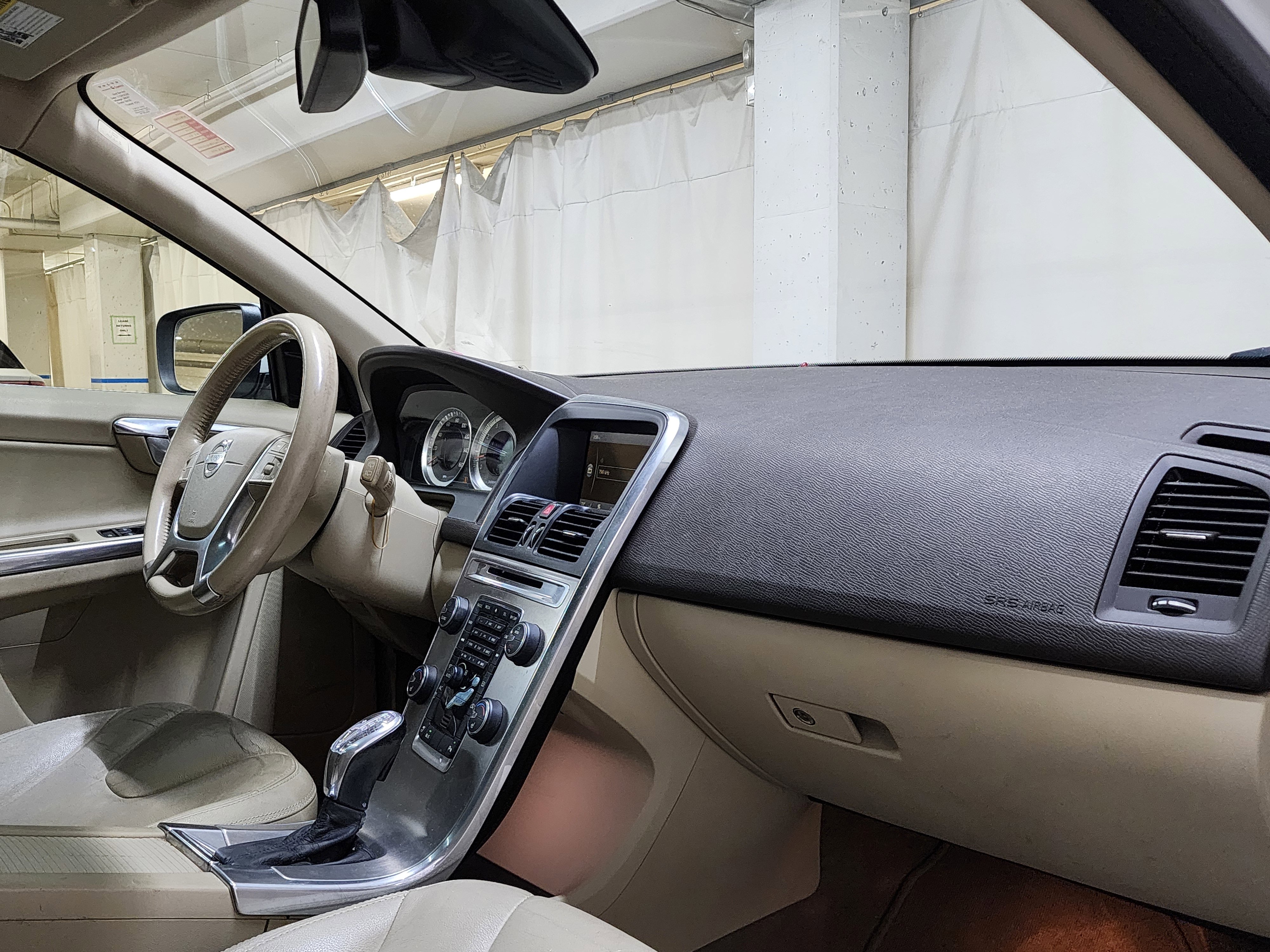 Used 2013 Volvo XC60 T6 image 22