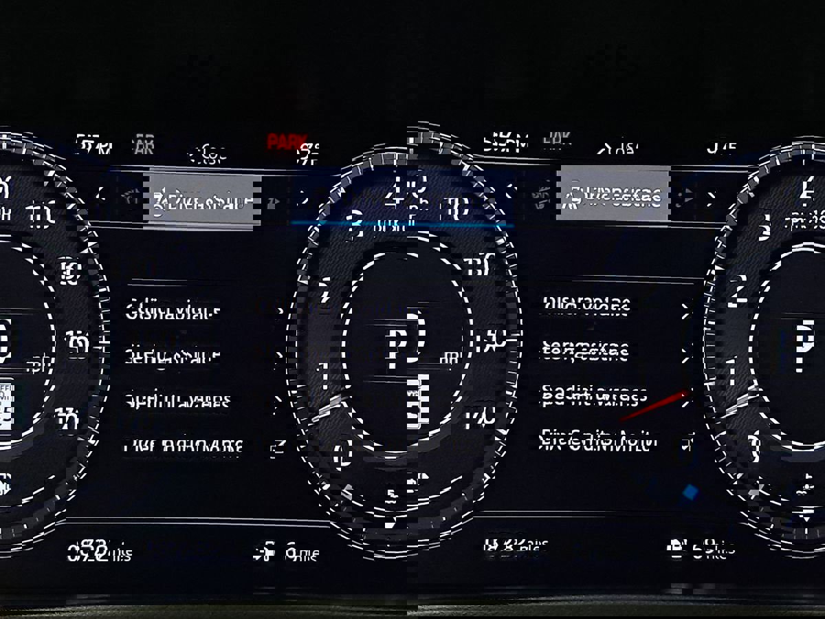 Used 2019 Jaguar F-PACE S image 12