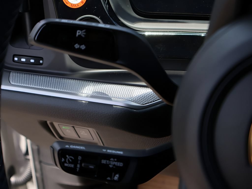 New 2026 Porsche Cayenne Coupe AWD/4WD image 33