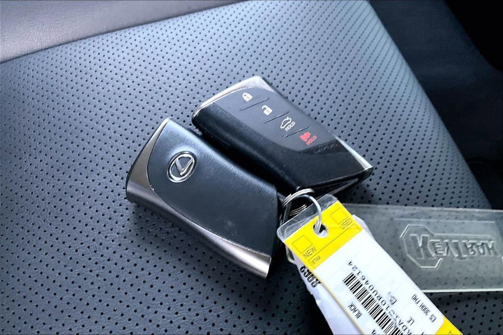 Used 2024 Lexus ES 300h w/ Premium Package FWD image 33