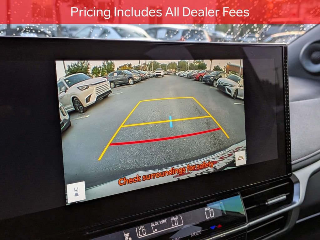 Used 2025 Toyota Sienna Limited FWD image 23