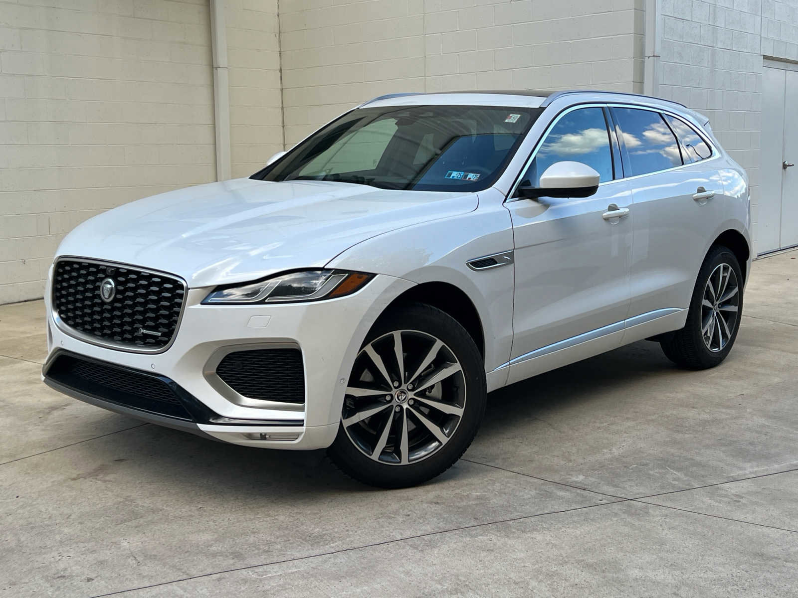 New 2025 Jaguar F-PACE R-Dynamic S