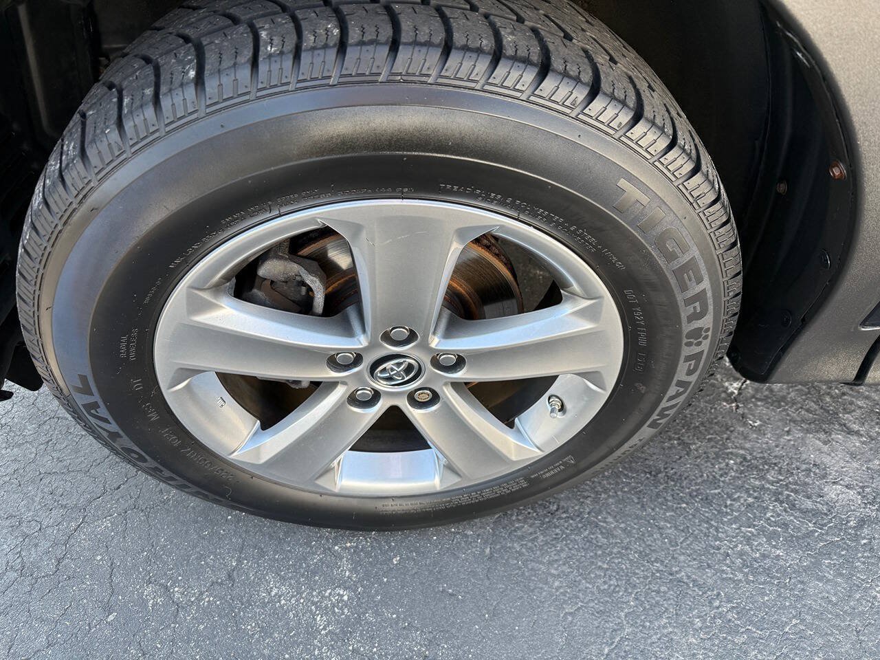Used 2015 Toyota RAV4 XLE AWD/4WD image 91