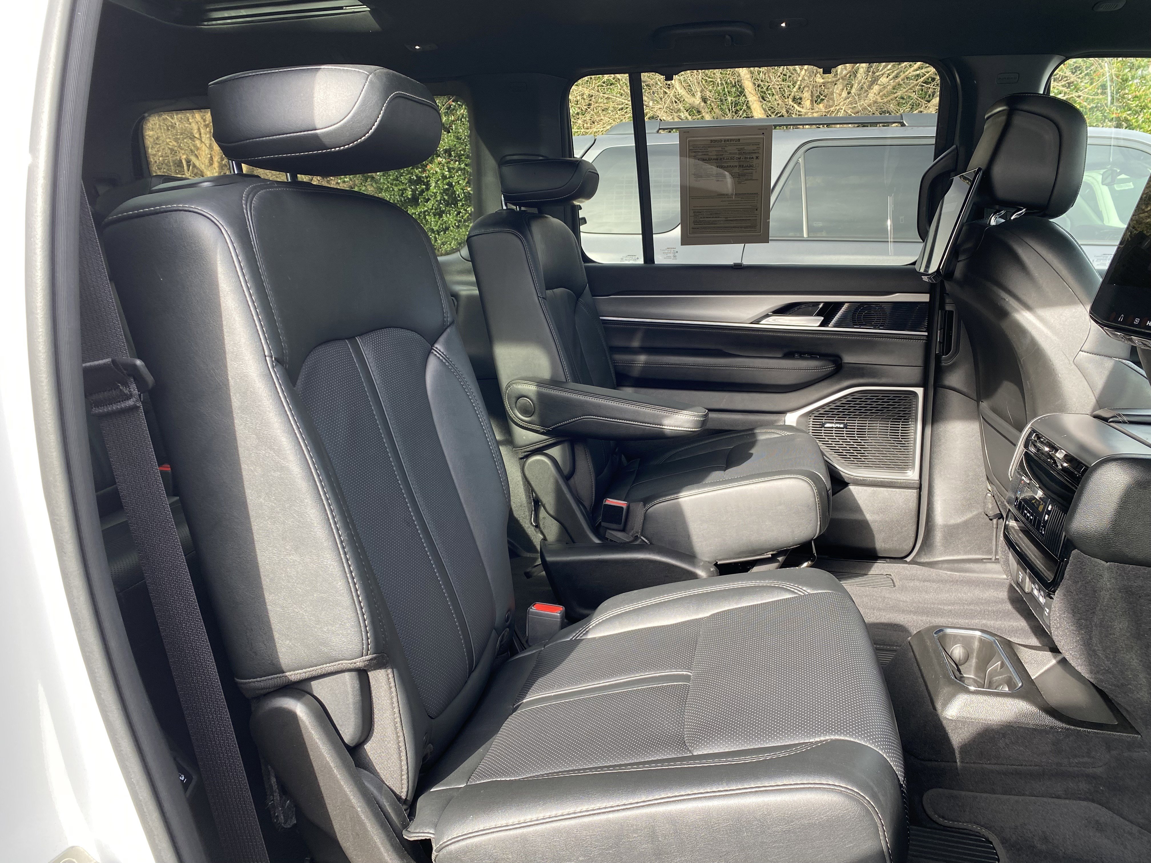 Used 2023 Jeep Wagoneer Series II image 39