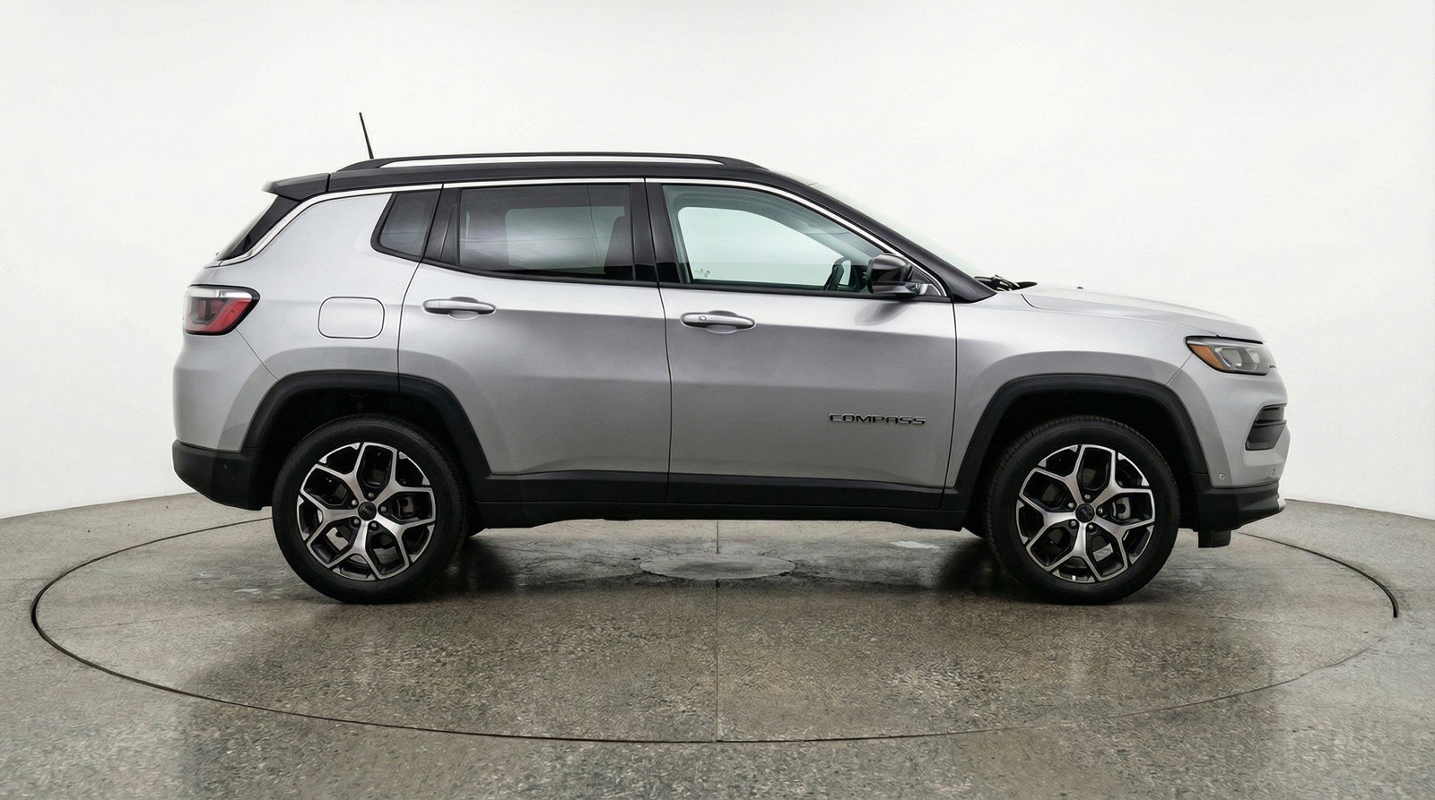 Used 2025 Jeep Compass Limited image 11