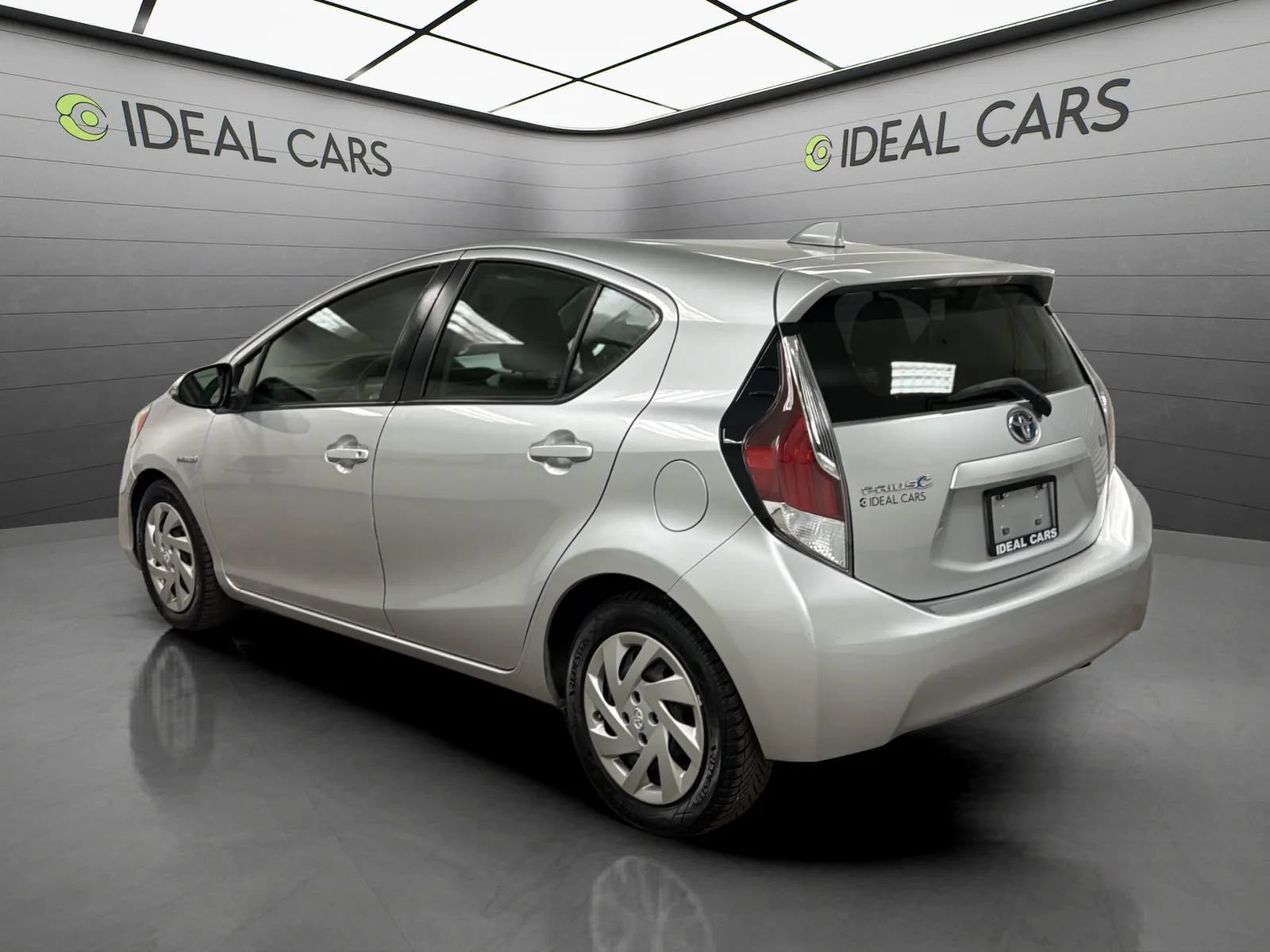 Used 2015 Toyota Prius C Two FWD image 7