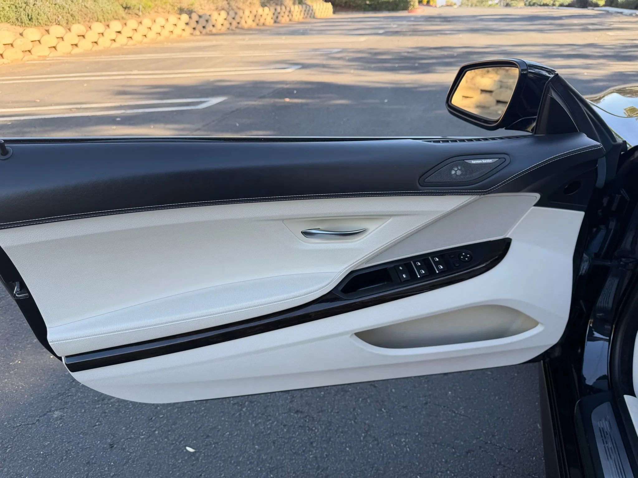 Used 2015 BMW 640i Convertible image 11