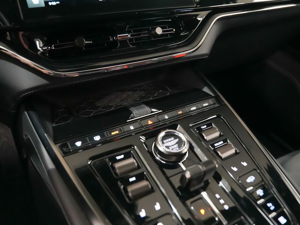 Used 2025 Aston Martin DBX 707 AWD/4WD image 31
