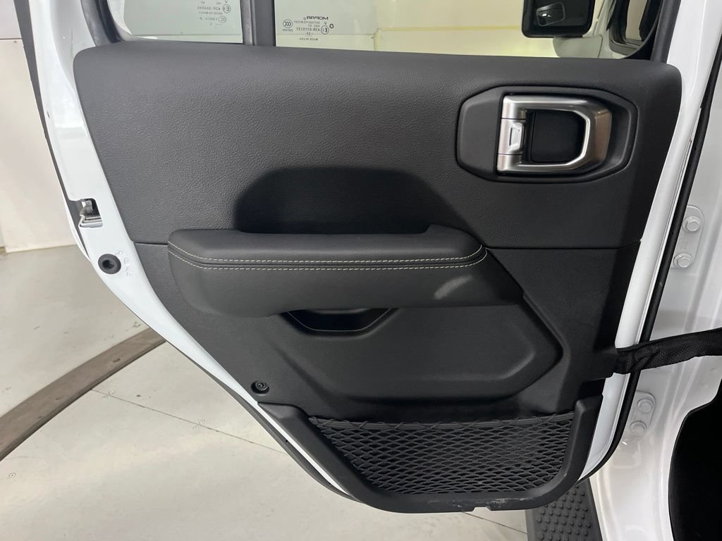 Used 2023 Jeep Wrangler Unlimited Sahara w/ Cold Weather Group AWD/4WD image 27