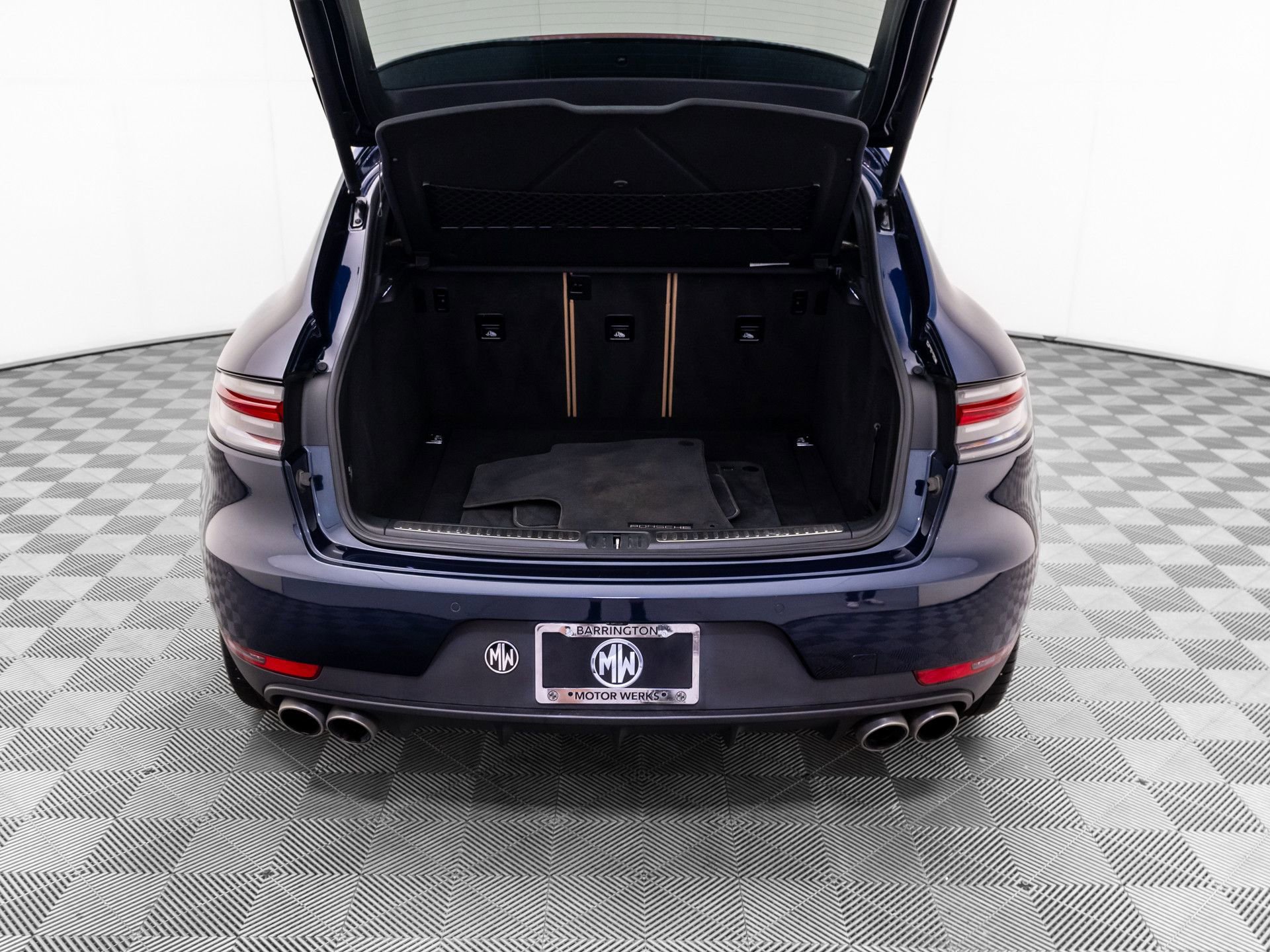 Used 2020 Porsche Macan S AWD/4WD image 34