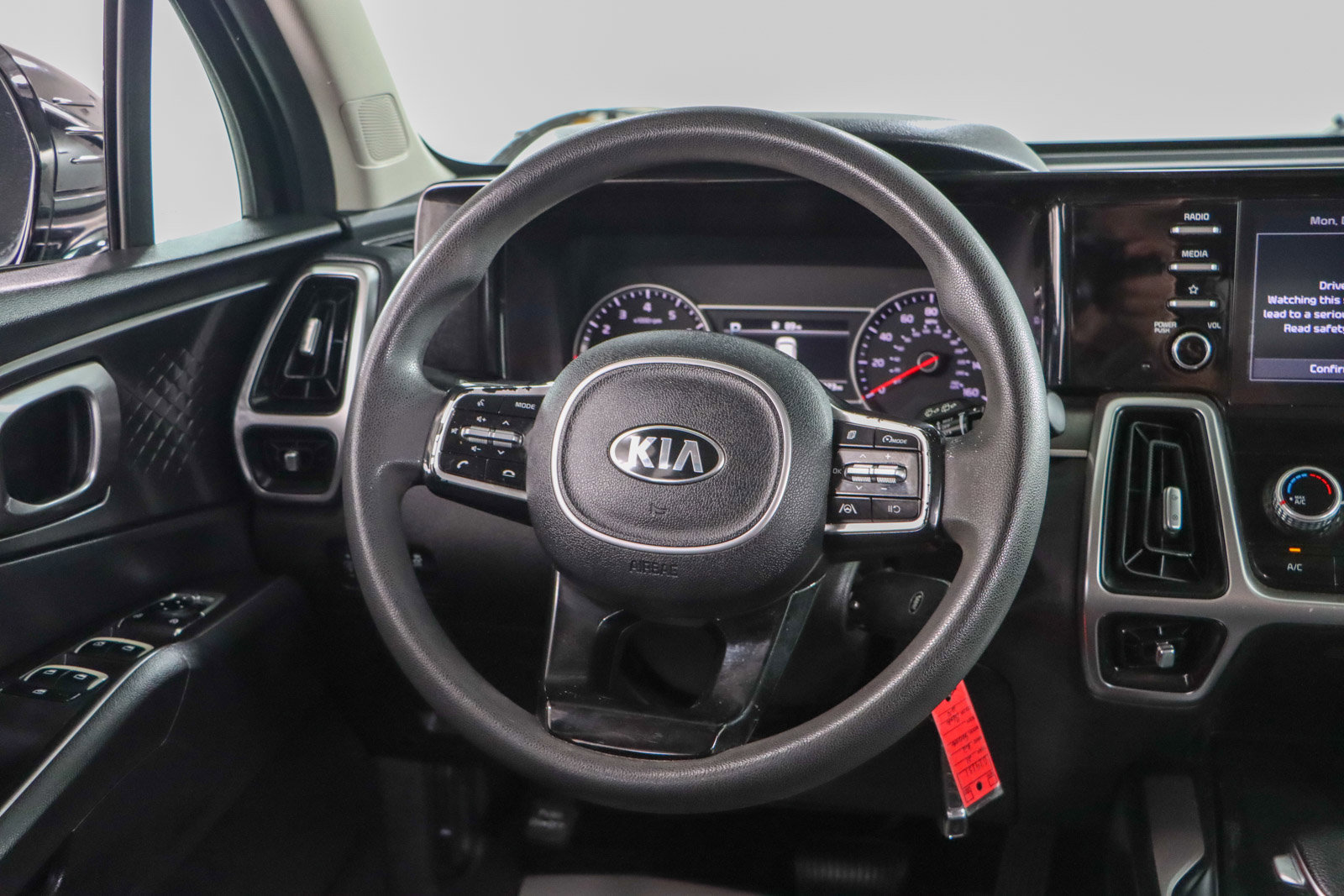 Used 2021 Kia Sorento LX image 12