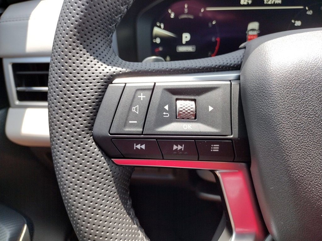 New 2025 Mitsubishi Outlander SE image 27