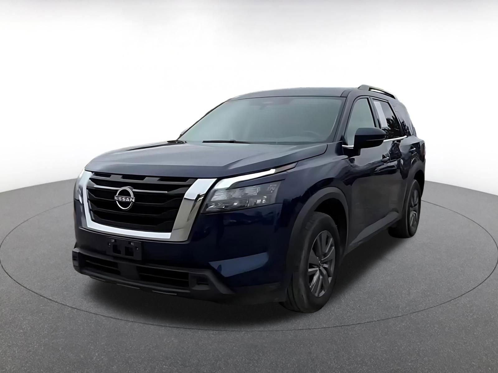 Used 2025 Nissan Pathfinder SV image 7