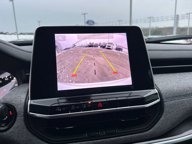 Used 2025 Jeep Compass Sport image 27