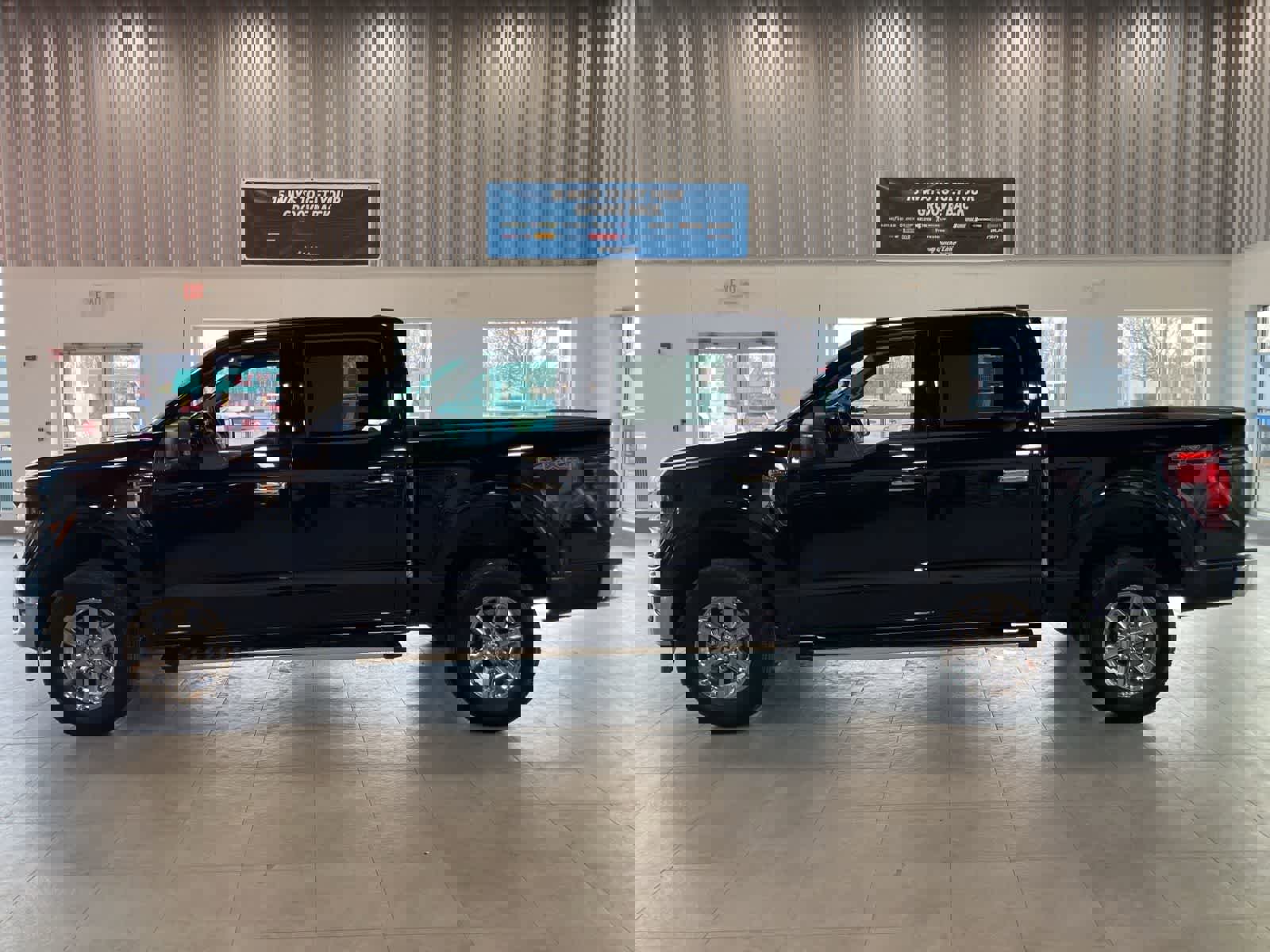 Used 2025 Ford F150 XLT w/ Equipment Group 301A Standard image 8