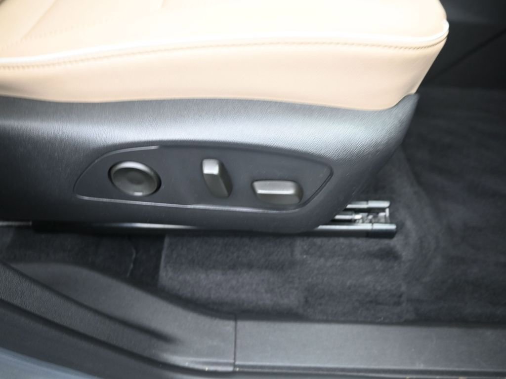 Used 2025 Buick Enclave Preferred image 21