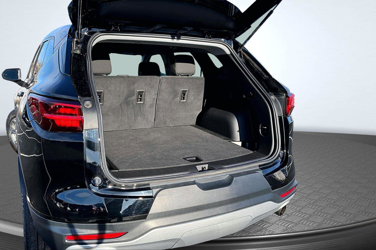 Used 2023 Chevrolet Blazer LT w/ Driver Confidence Package image 5