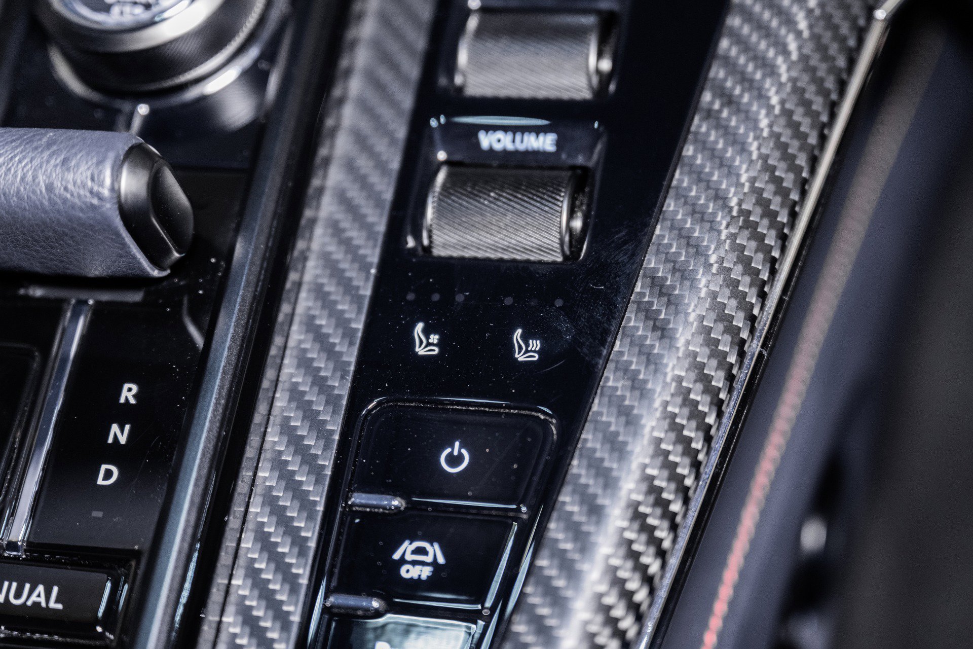 Used 2025 Aston Martin V8 Vantage Coupe image 32