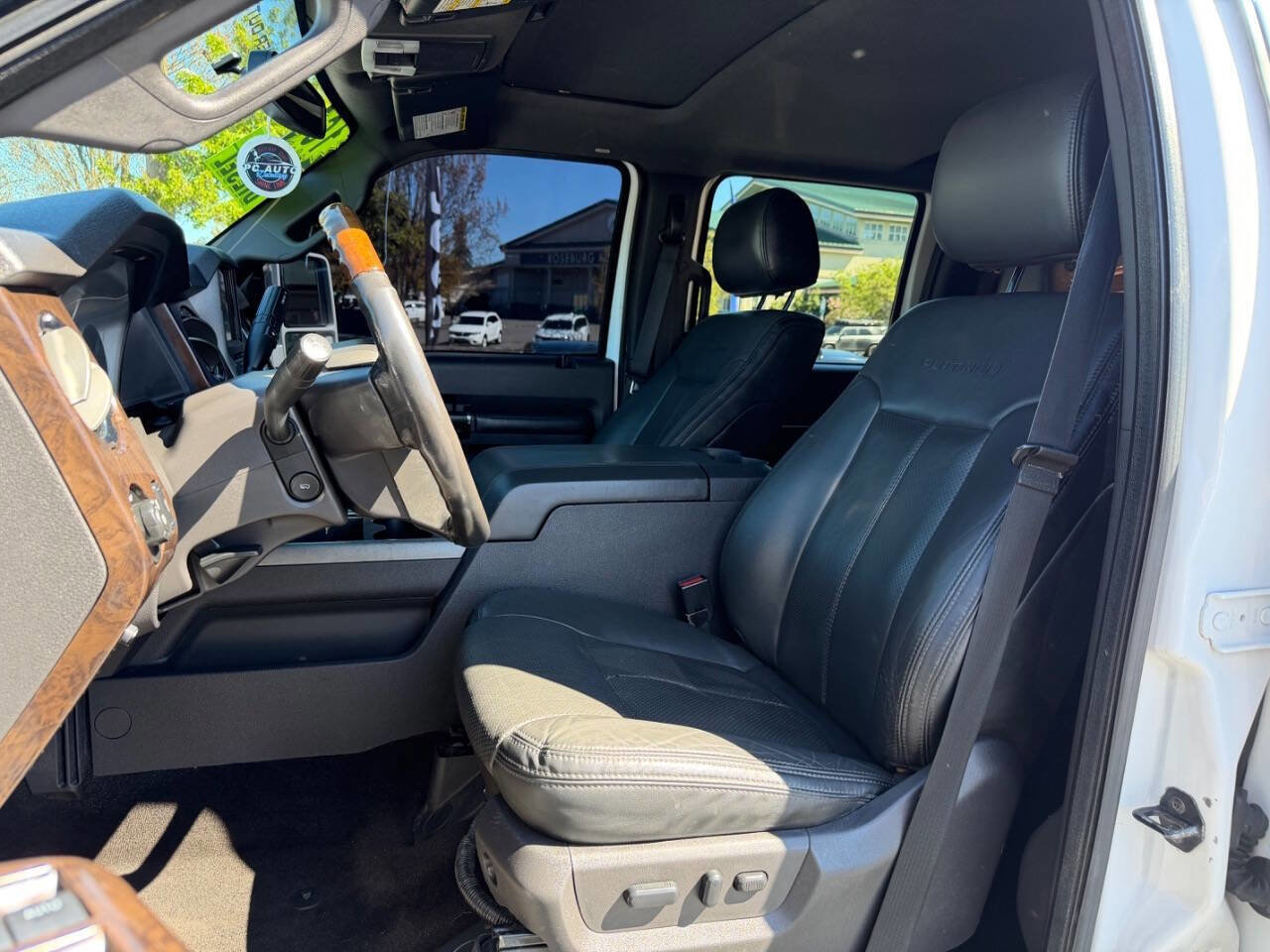 Used 2016 Ford F250 Platinum w/ Platinum Package AWD/4WD image 8