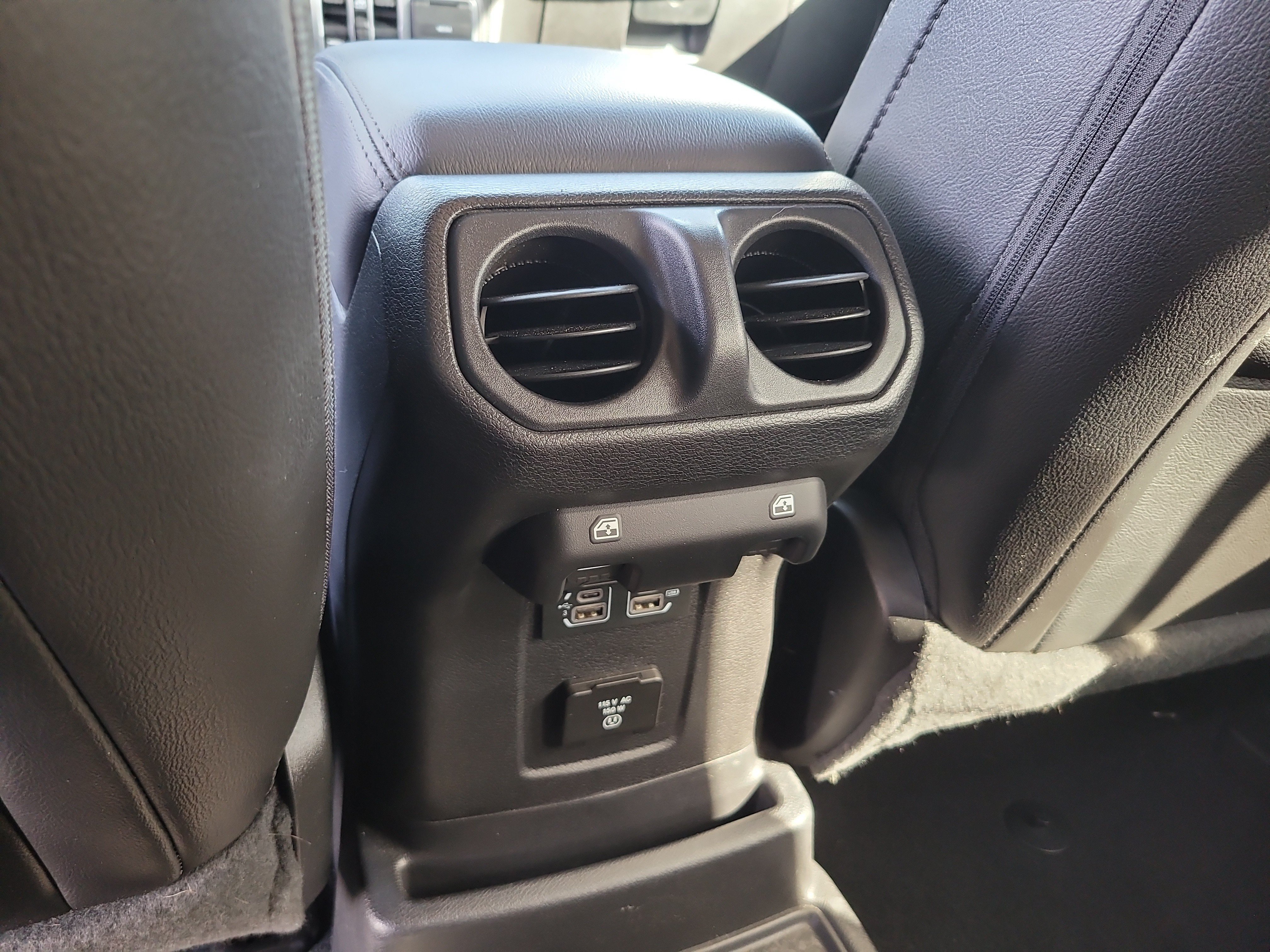 Used 2020 Jeep Wrangler Unlimited Sahara AWD/4WD image 13