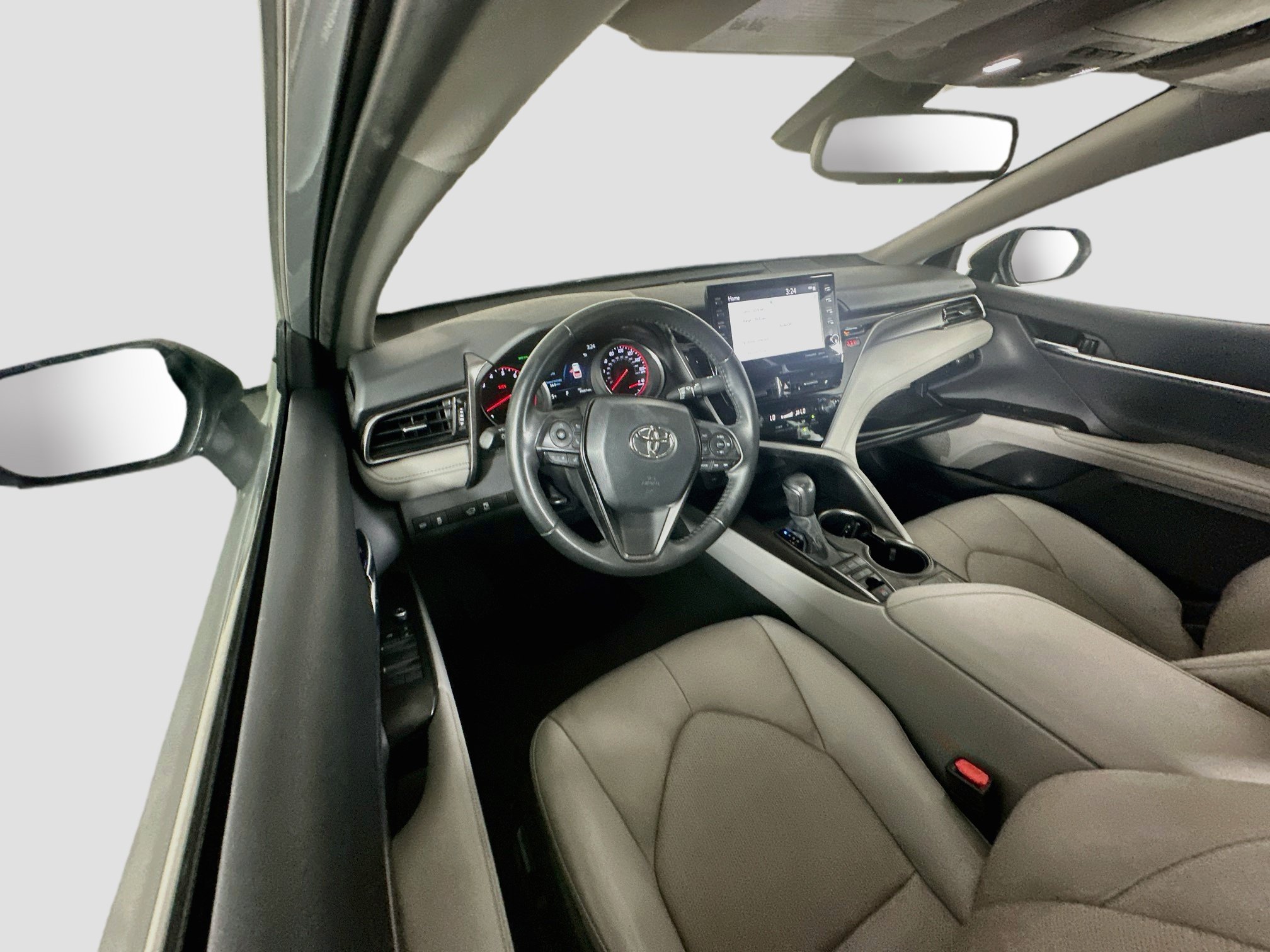 Used 2024 Toyota Camry XSE FWD image 18