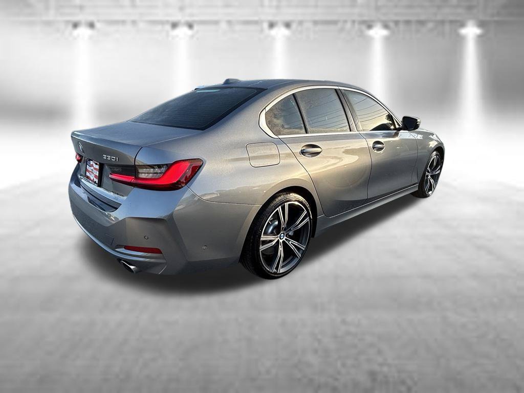 Used 2024 BMW 330i Sedan w/ Convenience Package RWD image 4