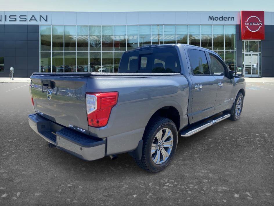 Used 2018 Nissan Titan SL w/ Chrome Package image 5