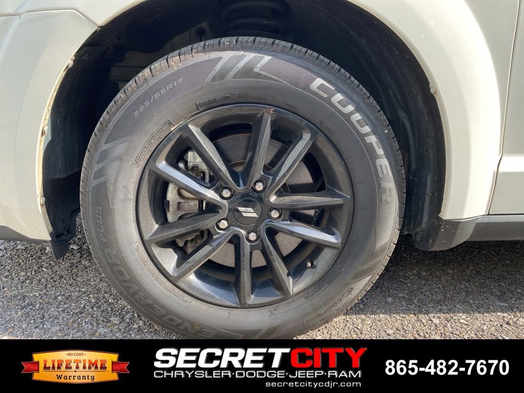 Used 2020 Dodge Journey SE w/ Blacktop Package FWD image 9